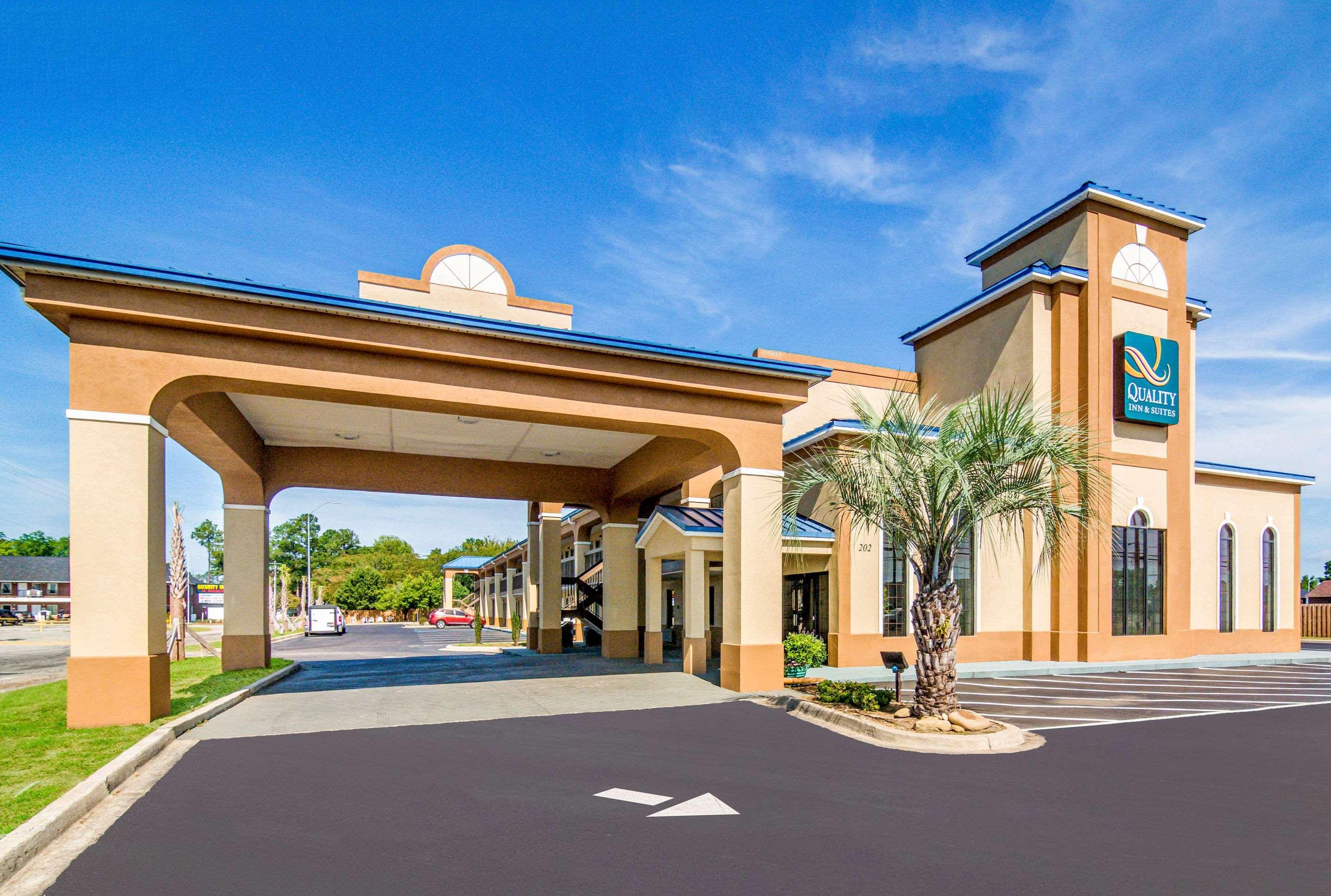 Quality Inn & Suites Lake City Exterior photo